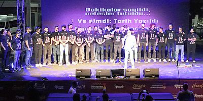 POTANIN ASLANLARI MEYDANDA TARAFTARIYLA BÜTÜNLEŞTİ