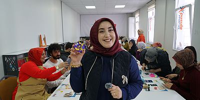 PUSULA MARAŞ’TA GENÇLER TASARLADI, ÜRETTİ, DENEYİM KAZANDI