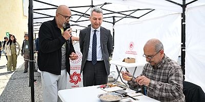 REKTÖR OKUMUŞ, YEŞİL KAMPÜS FESTİVALİNDE STANTLARI İNCELEDİ