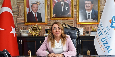 REKTÖR PROF DR AYSUN BAY KARABULUT TÜRKİYE’DE GENÇLER TARAFINDAN YILIN REKTÖRÜ SEÇİLDİ