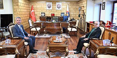 REKTÖR SAİT DOĞAN’DAN REKTÖR TANER OKUMUŞ’A HAYIRLI OLSUN ZİYARETİ