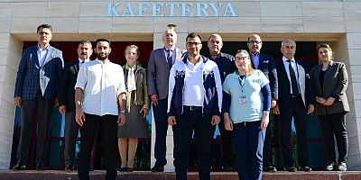 REKTÖR YASIM, KSÜ’DE EĞİTİM GÖREN FİLİSTİNLİ ÖĞRENCİLERİ MAKAMINDA AĞIRLADI