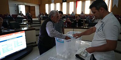 SAÇAKLIZADE’DE İNŞA EDİLEN YENİ KONUTLAR DA HAK SAHİPLERİNE TESLİM EDİLİYOR