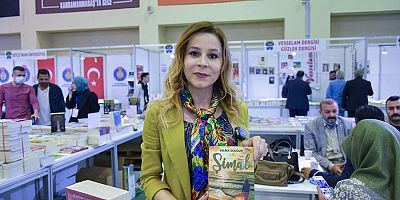 ŞAİR VE YAZAR SELMA DOLGUN KİTAP FUARINDA ŞİMAL’İ İMZALADI!