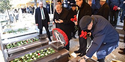 SANKO’NUN KURUCUSU SANİ KONUKOĞLU, MEZARI BAŞINDA ANILDI