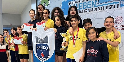 SANKO OKULLARI YÜZMEDE BEŞ ALTIN MADALYA KAZANDI