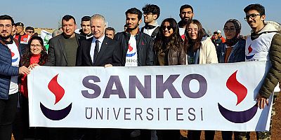 SANKO ÜNİVERSİTESİ ÖĞRENCİLERİ FİDANLARI TOPRAKLA BULUŞTURDU