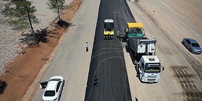 ŞEHİR MEZARLIĞININ YOLU ASFALTLANIYOR