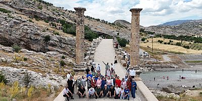 ŞEHİR VE KÜLTÜR AKADEMİSİ’NDEN MUHTEŞEM SEZON FİNALİ: ADIYAMAN’DA TARİH, KÜLTÜR VE MANEVİYATLA DOLU BİR GÜN
