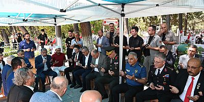 ŞEHİTLER KABİRLERİ BAŞINDA DUALARLA YÂD EDİLDİ