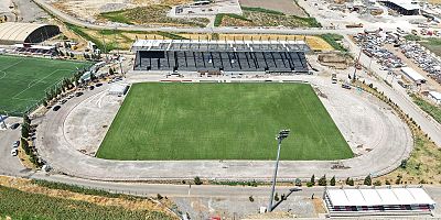 ŞEHRİN 4 BİN SEYİRCİ KAPASİTELİ YENİ FUTBOL SAHASINDA SONA GELİNDİ