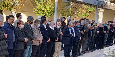 SEZAİ KARAKOÇ İÇİN KAHRAMANMARAŞ’TA GIYABİ CENAZE NAMAZI KILINDI