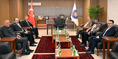 TARIM VE ORMAN BAKAN YARDIMCISI ABDULKADİR POLAT’TAN REKTÖR OKUMUŞ’A HAYIRLI OLSUN ZİYARETİ