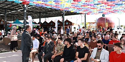 TUFAN GÜNDÜZ’DEN EXPO 2023 KİTAP FUARI’NDA TARİH DOLU MÜKEMMEL SÖYLEŞİ