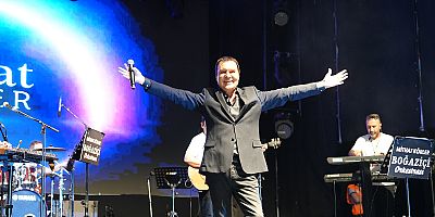 TÜRK POP MÜZİĞİNİN EFSANE İSMİ MİTHAT KÖRLER KAFUM’DA SAHNE ALDI