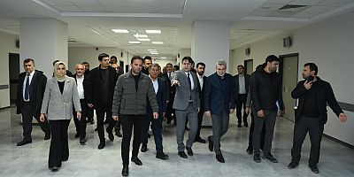 Yapımında sona gelinen Türkoğlu Acil Durum Hastanesi’nde incelemelerde bulunan Başkan Görgel
