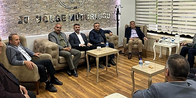 TÜRKOĞLU DOSTLUK PLATFORMU NEVZAT PAKDİL’İ ZİYARET ETTİ