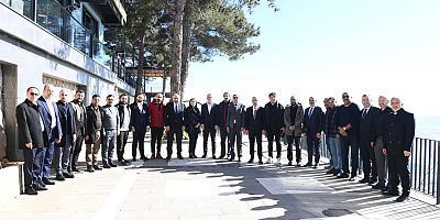 UGİYAD ÜYELERİ AK PARTİ KURMAYLARI İLE BİR ARAYA GELDİ 