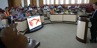 ULUSLARARASI AKADEMİSYENLERLE AFET YÖNETİMİ VE AFETE HAZIRLIK TOPLANTISI YAPILDI