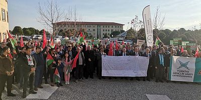 ÜNİVERSİTE ÖĞRENCİLERİNDEN GAZZE’YE SELAM YÜRÜYÜŞÜ