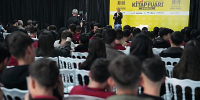 USTA GAZETECİ HAKAN ÇELİK, KİTAP FUARI’NDA GENÇLERE SESLENDİ