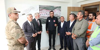 VALİ MÜKERREM ÜNLÜER, KAHRAMANMARAŞ’TA KÖY KONUTLARINI YERİNDE DENETLEDİ