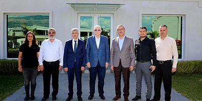 VALİ  ÜNLÜER'DEN BAŞKAN ÇİNKAY'A ZİYARET