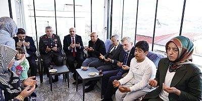VALİ ÜNLÜER, ŞEHİT AİLESİNİ ZİYARET ETTİ