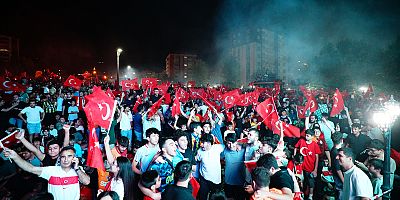 YAŞATTIĞIN GURUR İÇİN TEŞEKKÜRLER  MİLLİ TAKIM