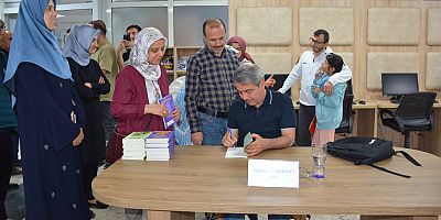 YAZAR HARMANCI, TÜRK EDEBİYATI’NDA ELEŞTİRİ KONUSUNU ELE ALDI