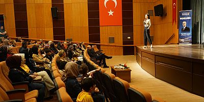 YAZAR KANGAL “ÇOCUKLARIN ROL MODELİ EBEVEYNLERİDİR”