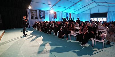 YAZAR KEMAL SAYAR, KAHRAMANMARAŞ KİTAP FUARI’NDA SEVENLERİYLE BULUŞTU