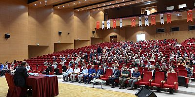 YAZAR YUSUF KAPLAN, KSÜ’DE ÖĞRENCİLERLE BİR ARAYA GELDİ