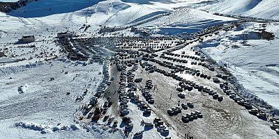 YEDİKUYULAR KAYAK MERKEZİ, HAFTA SONU 15 BİN ZİYARETÇİYİ AĞIRLADI