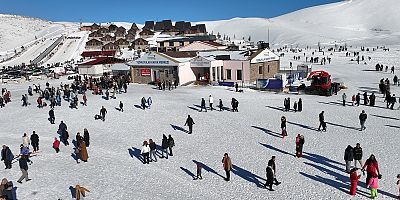 YEDİKUYULAR, YILBAŞI TATİLİNDE ZİYARETÇİ AKININA UĞRADI