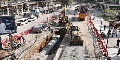 YENİ KONUTLARIN ALTYAPILARI DA HIZLA İNŞA EDİLİYOR