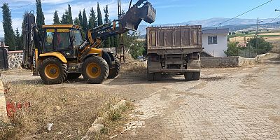 YENİYURT MAHALLESİ'NDE HAFRİYAT TEMİZLİĞİ YAPILDI
