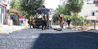 YUNUS EMRE MAHALLESİ’NDE ALTYAPI YATIRIMLARI ÜSTYAPIYLA TAMAMLANIYOR