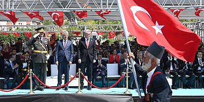 ZAFER BAYRAMI’NIN 102. YIL DÖNÜMÜ BÜYÜK BİR COŞKUYLA KUTLANDI
